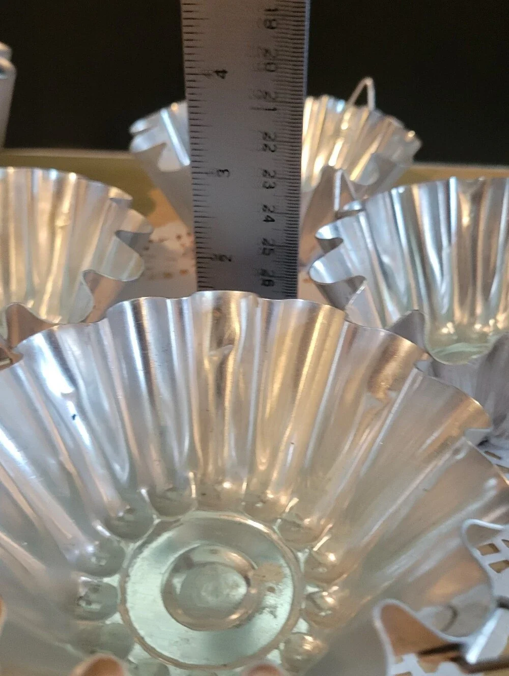 Set of 8 Various Sizes Aluminum Fluted Molds Brioche Tartlets CakeThree sizes